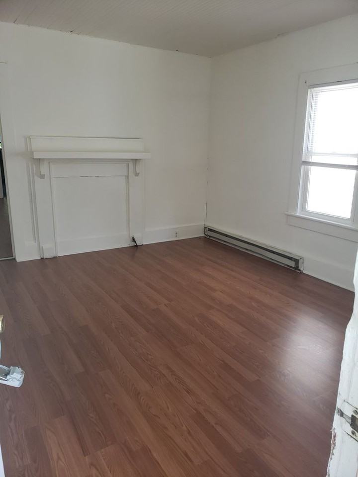 516 Sheppard St - Photo 3 of 6