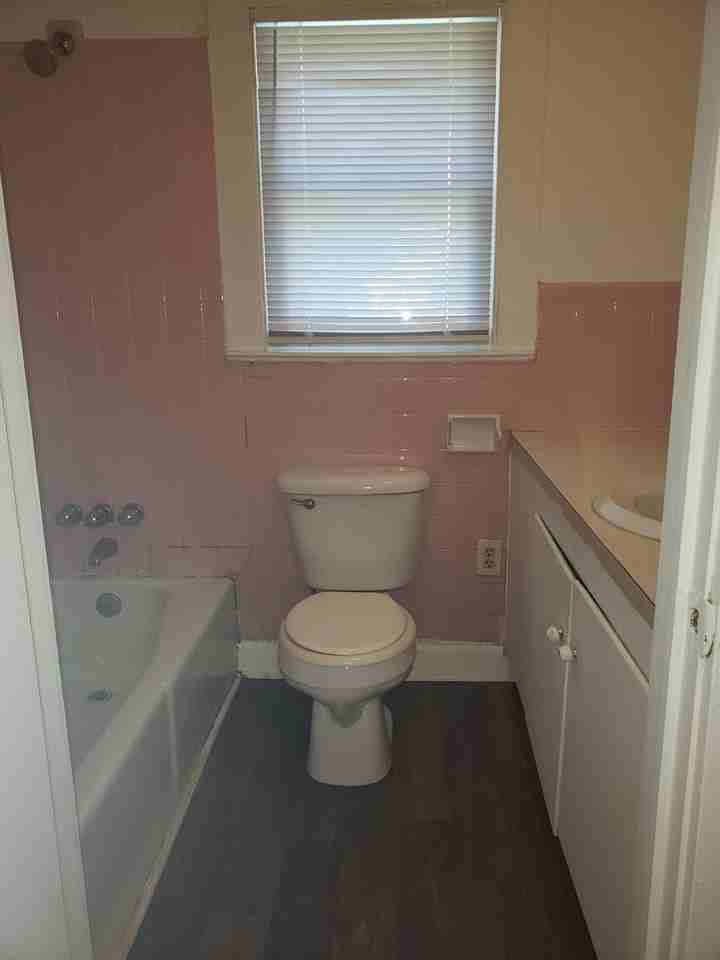 516 Sheppard St - Photo 4 of 6