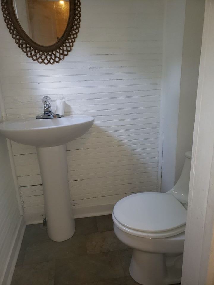 516 Sheppard St - Photo 6 of 6