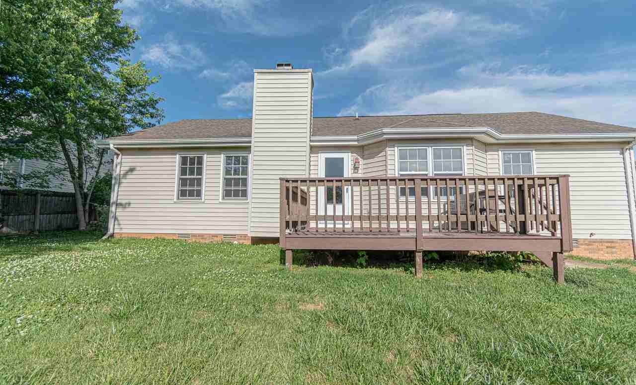 815 Iris Ln - Photo 2 of 21