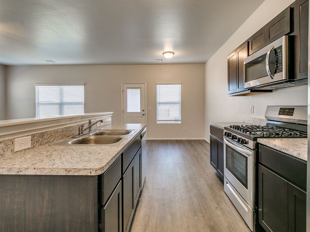 9513 Black Tail Cir - Photo 7 of 27