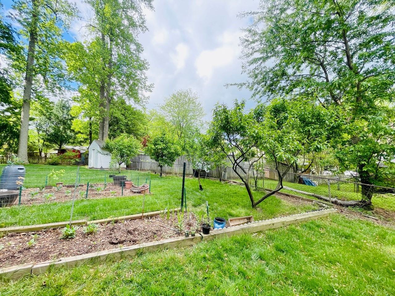 10929 Decatur Dr - Photo 2 of 25