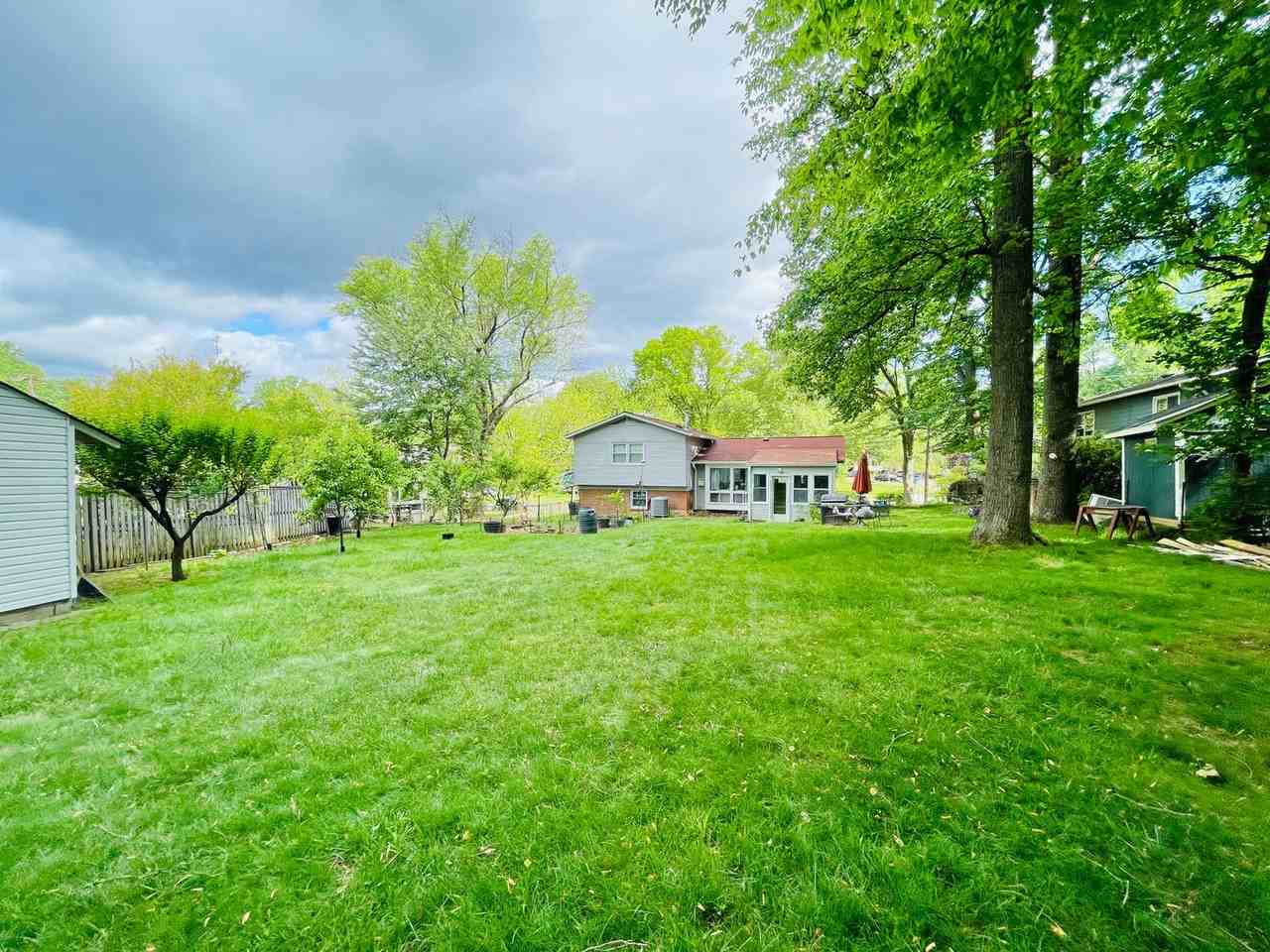 10929 Decatur Dr - Photo 3 of 25