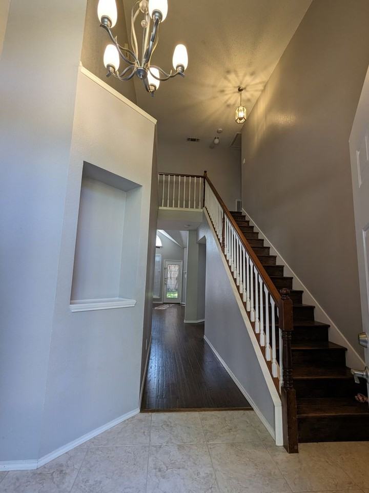 4720 Mount Hood Rd - Photo 2 of 32