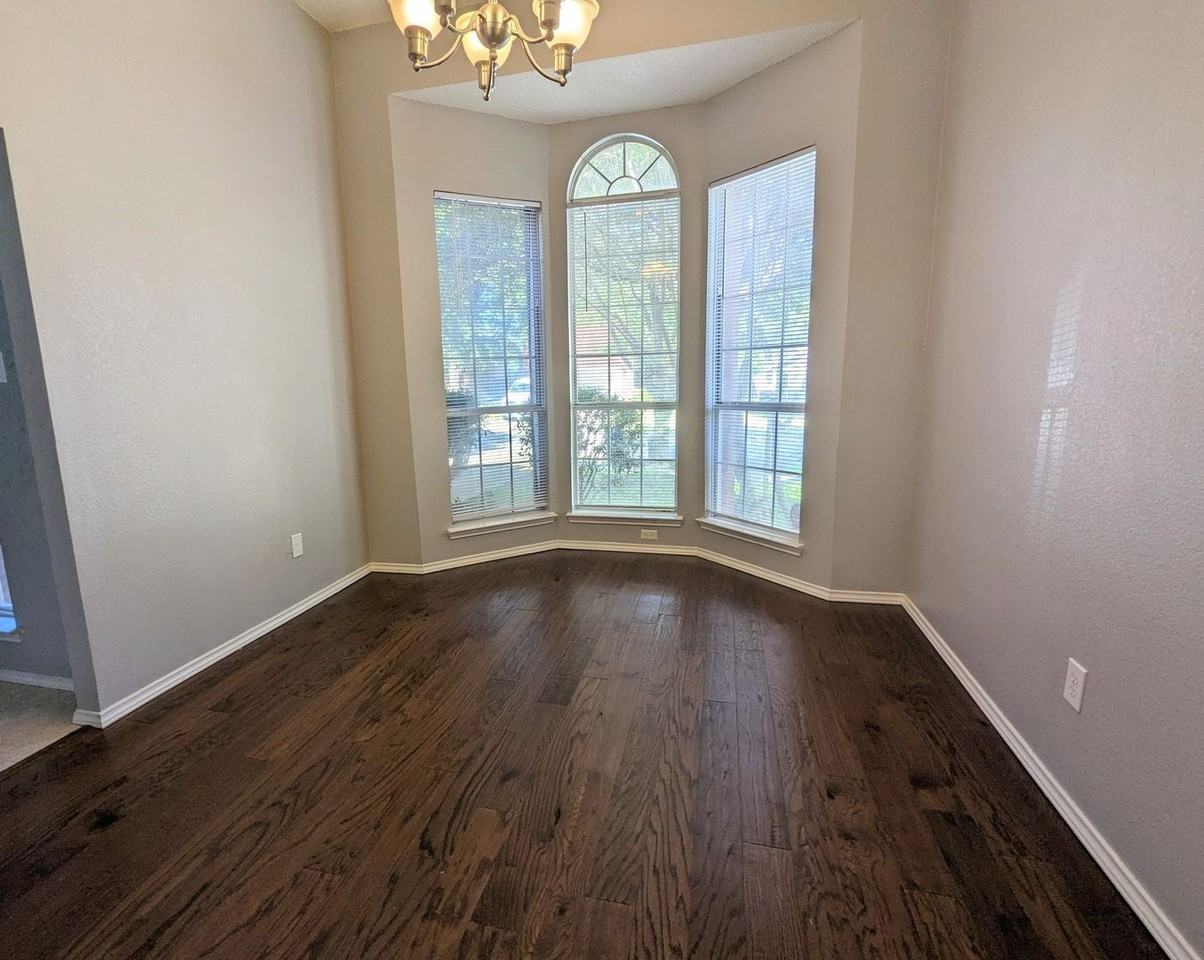 4720 Mount Hood Rd - Photo 3 of 32