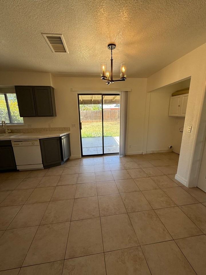 4412 E Wild Stallion Trl - Photo 6 of 17