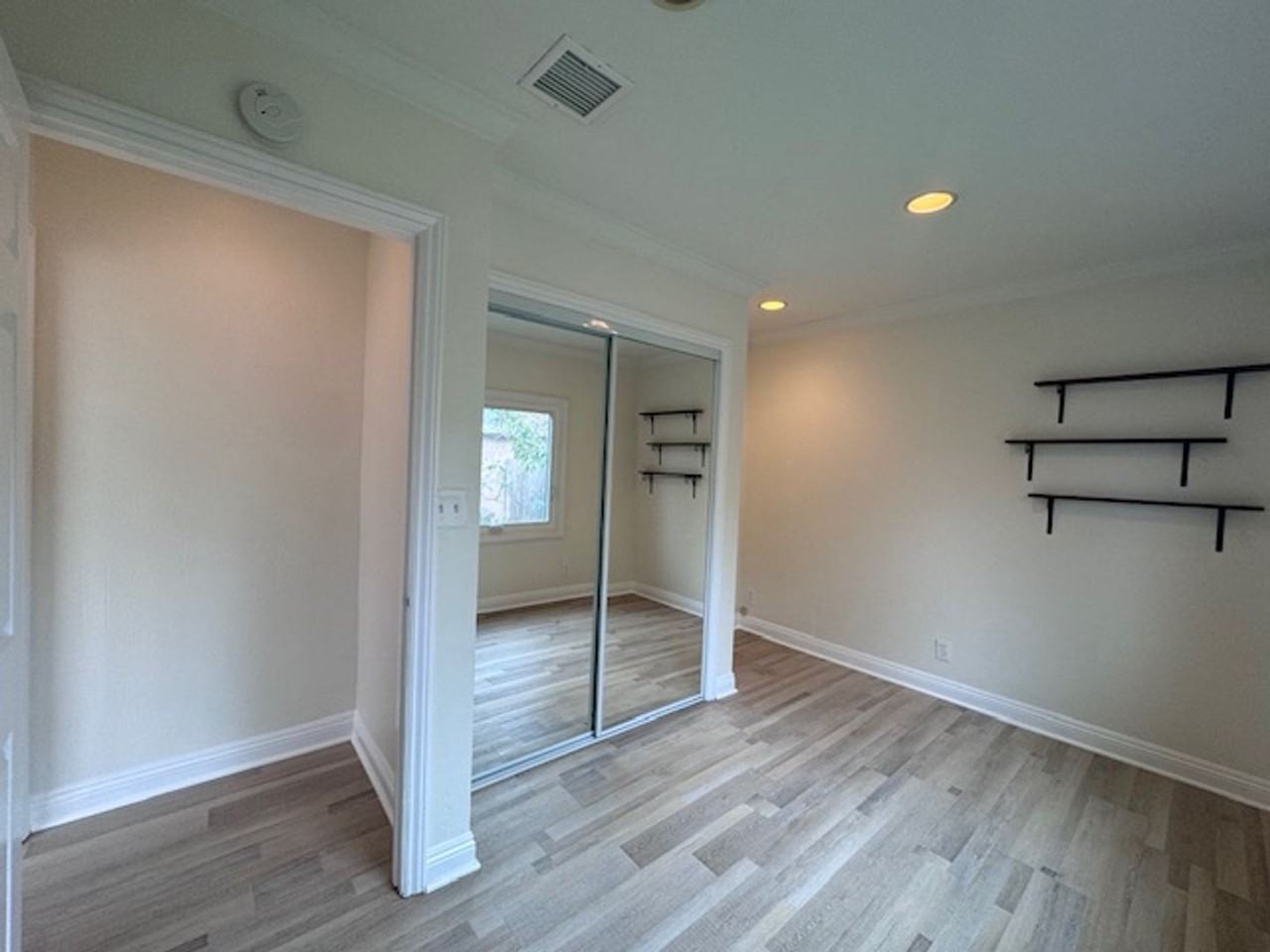2625 Monogram Ave - Photo 7 of 22