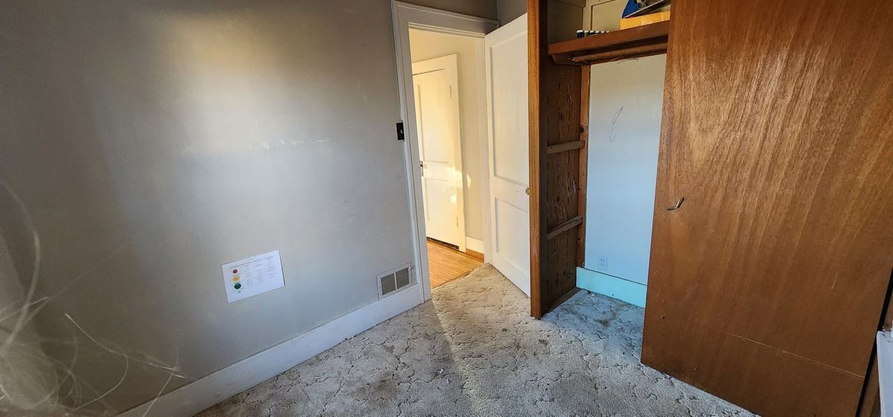 1203 11th St Nw - Photo 6 of 8