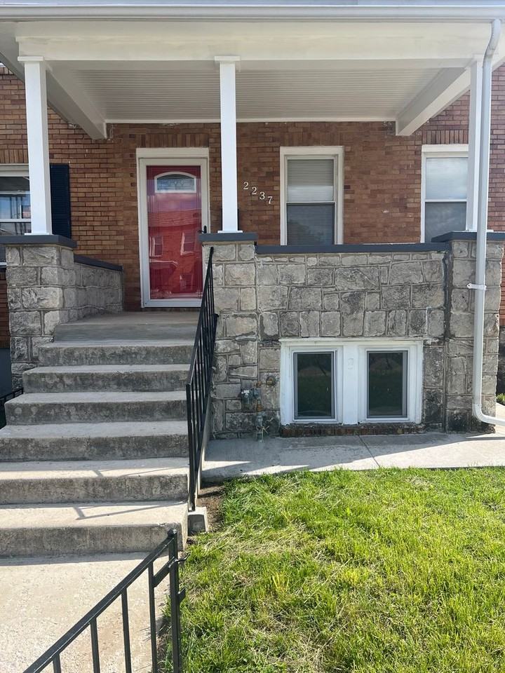2237 W Saratoga St - Photo 2 of 19