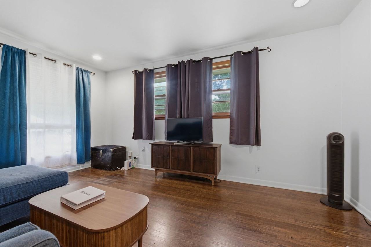 1252 Kenmore Pl - Photo 6 of 27