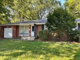 featured image of 1415 S Western Ave
