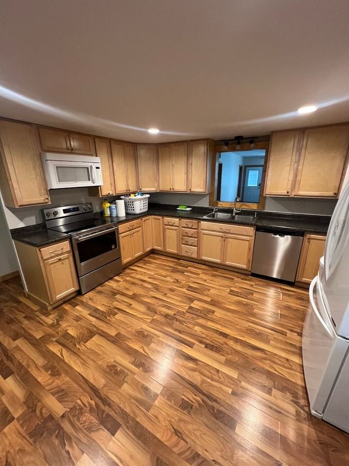 1005 N State St - Photo 3 of 20