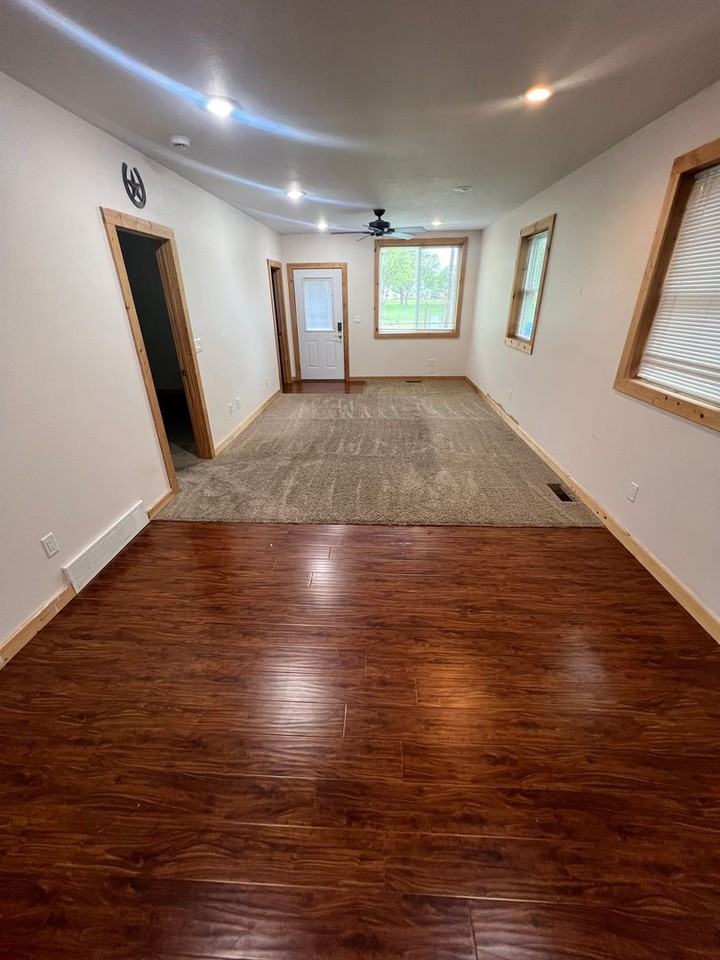 1005 N State St - Photo 6 of 20