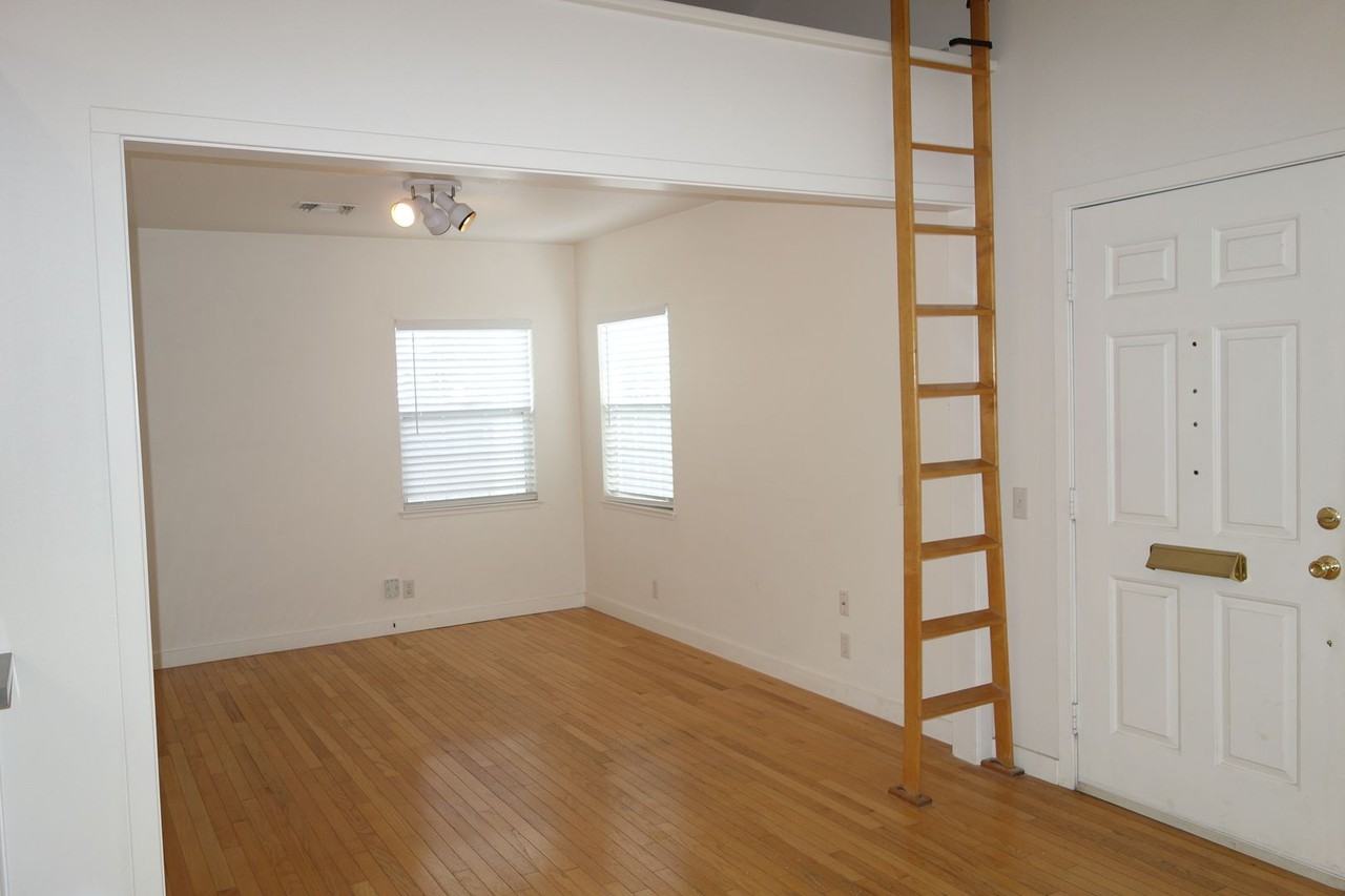 416 2nd St - Photo 3 of 21