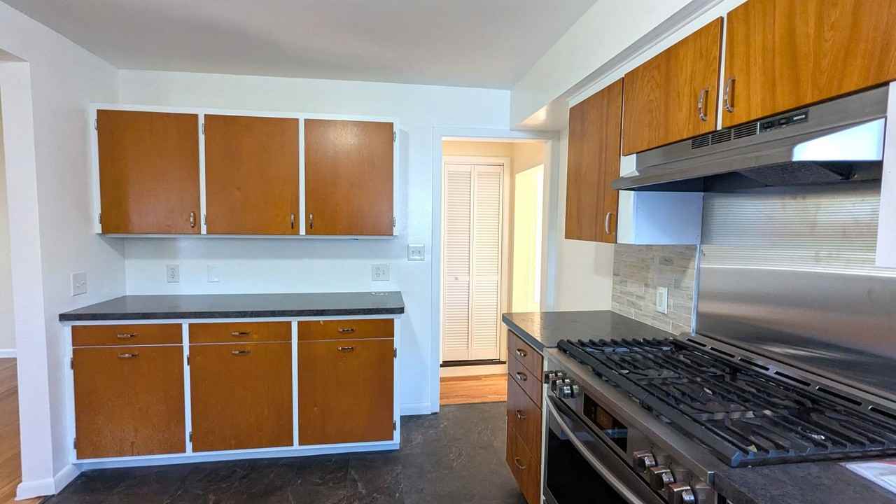755 Oakmere Pl - Photo 6 of 15