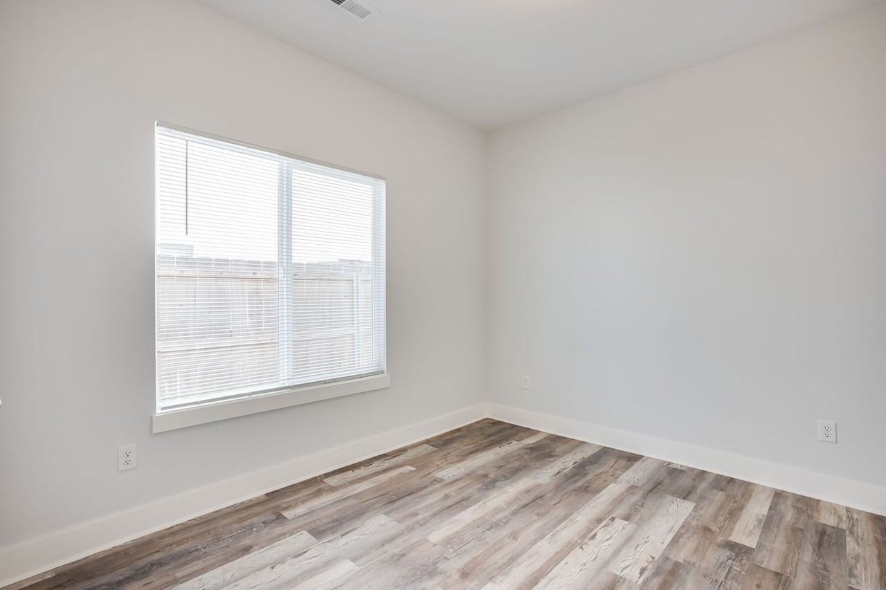 4527 N Froli St - Photo 7 of 11