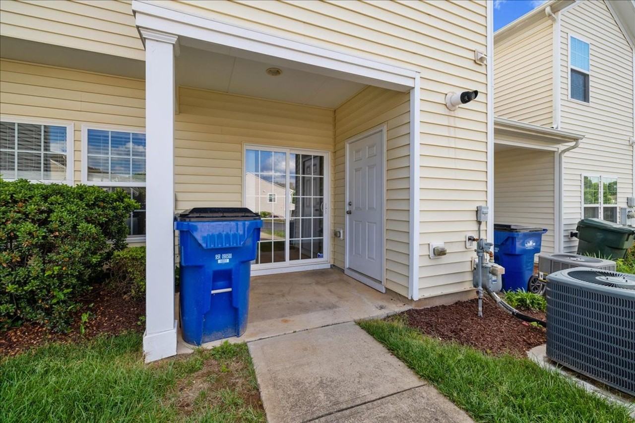 1041 Ileagnes Rd - Photo 6 of 40