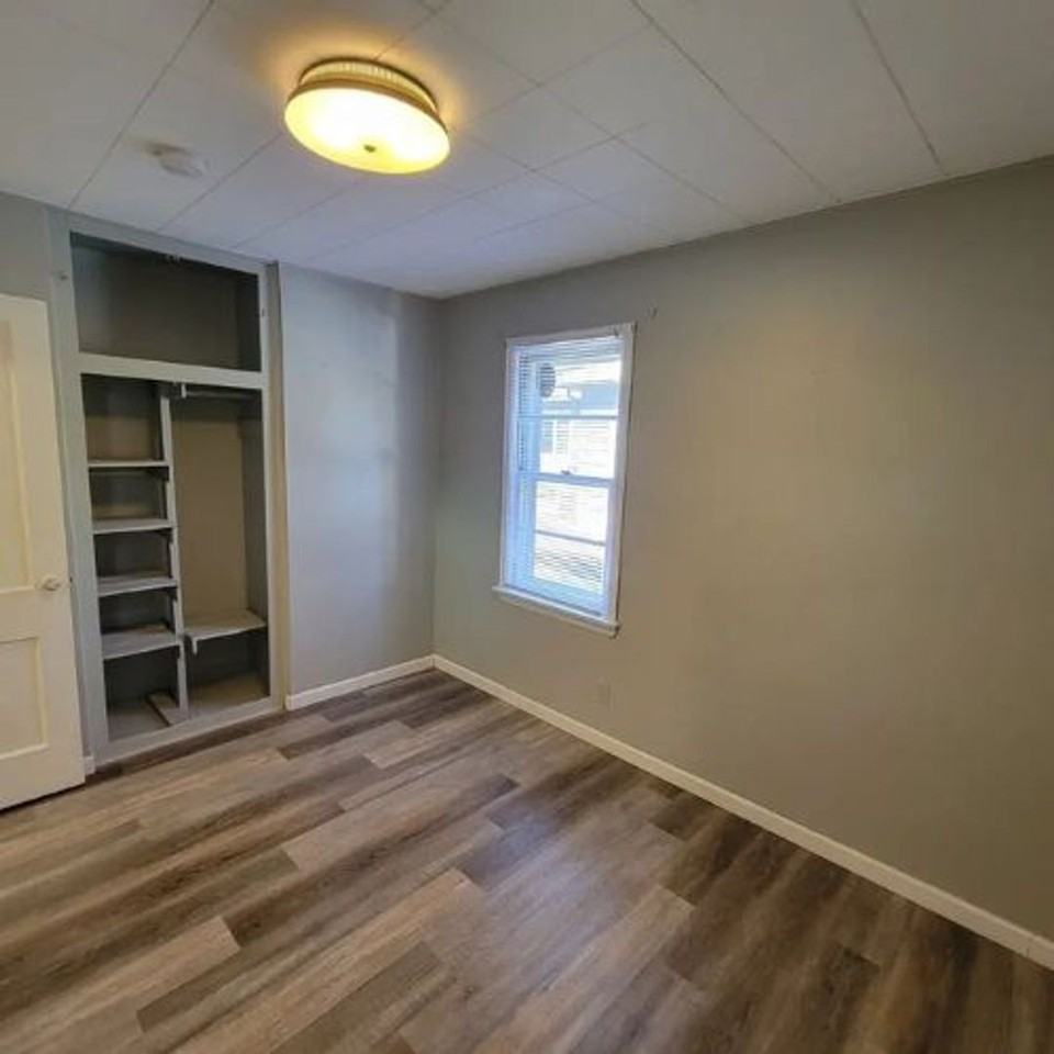 2509 Tremont St - Photo 5 of 10