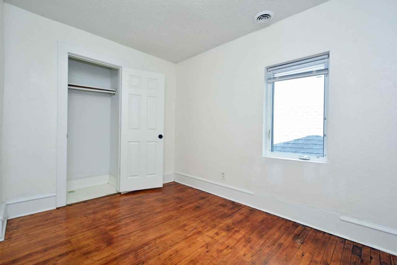 2709 Bloomington Ave - Photo 7 of 12