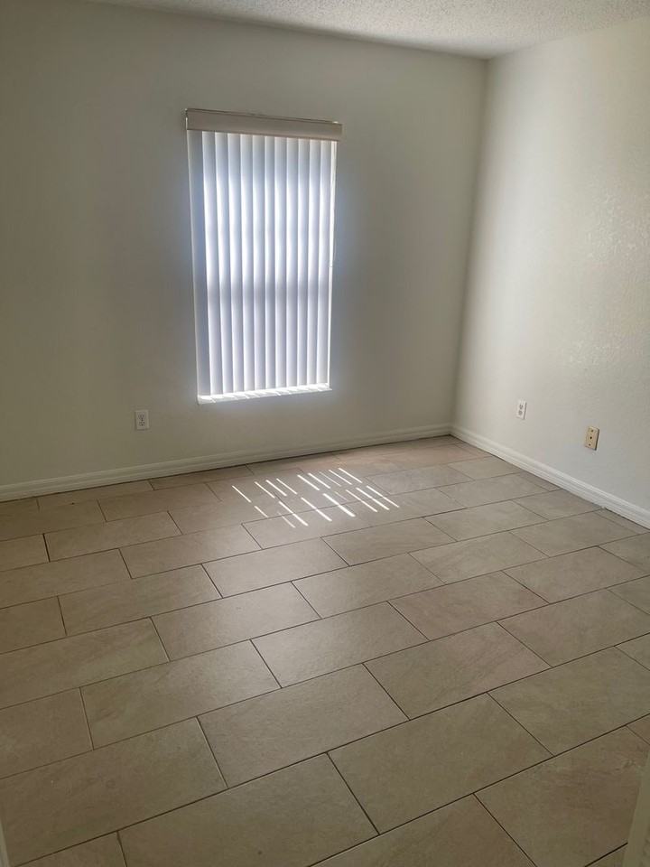 1612 Peach Ave - Photo 2 of 10