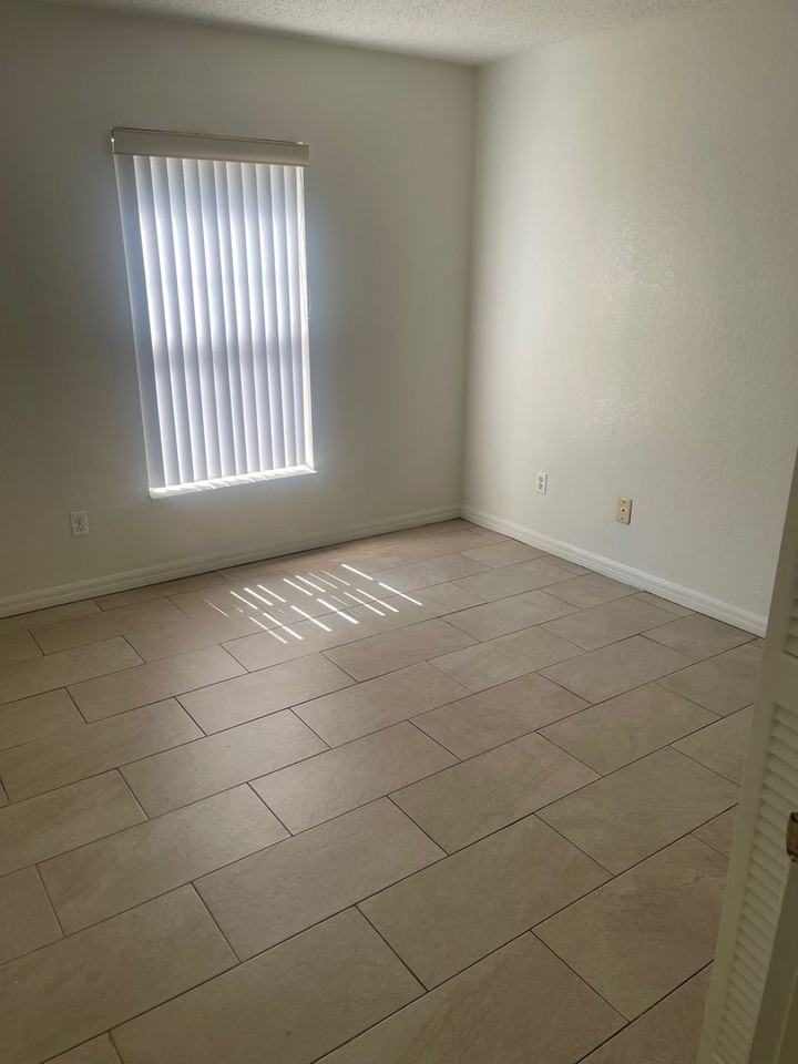 1612 Peach Ave - Photo 4 of 10