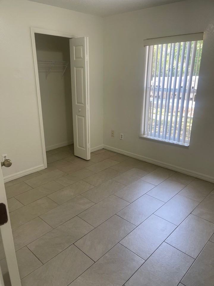 1612 Peach Ave - Photo 7 of 10