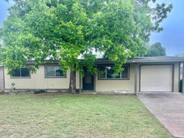 featured image of 2409 Lakeside Ave