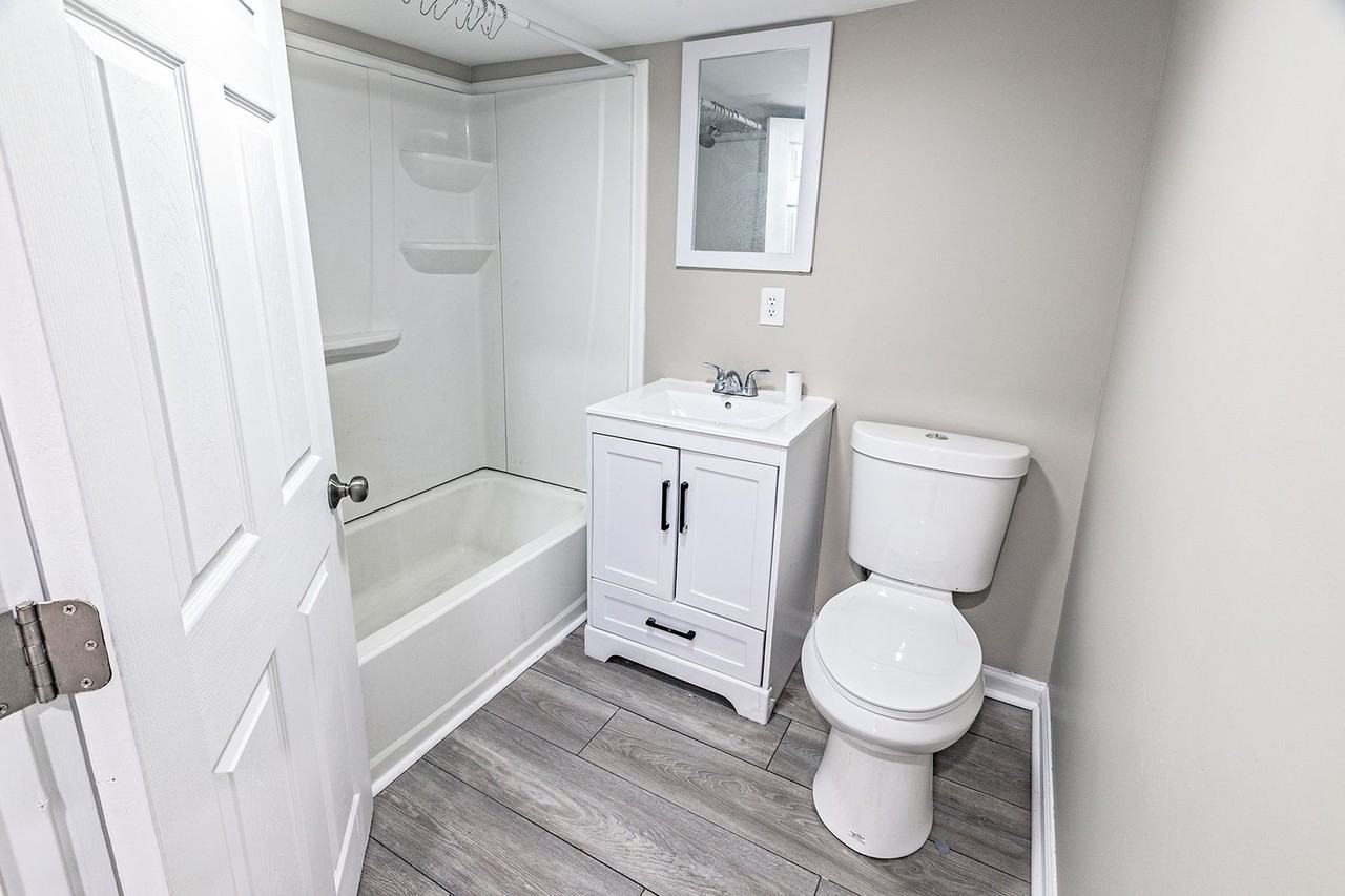 4579 Summit Bridge Rd - Photo 4 of 15