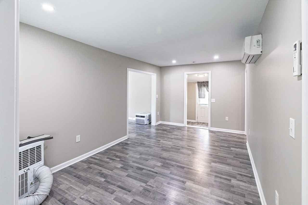 4579 Summit Bridge Rd - Photo 5 of 15
