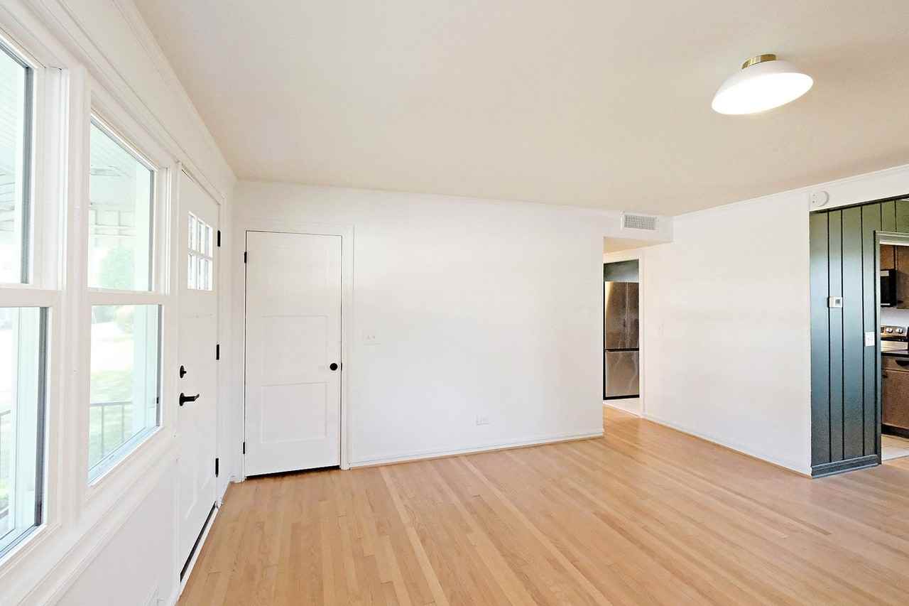 5709 St George Ave - Photo 3 of 20