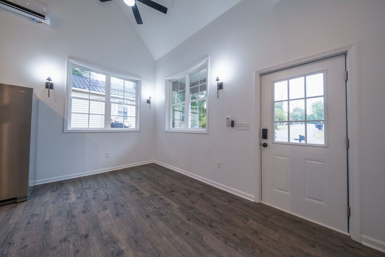 824 Chandler Ave - Photo 5 of 16
