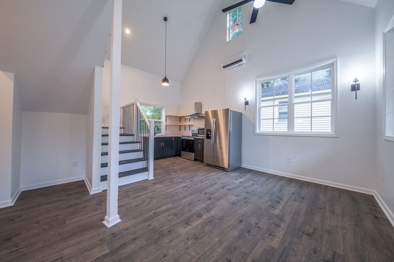 824 Chandler Ave - Photo 6 of 16