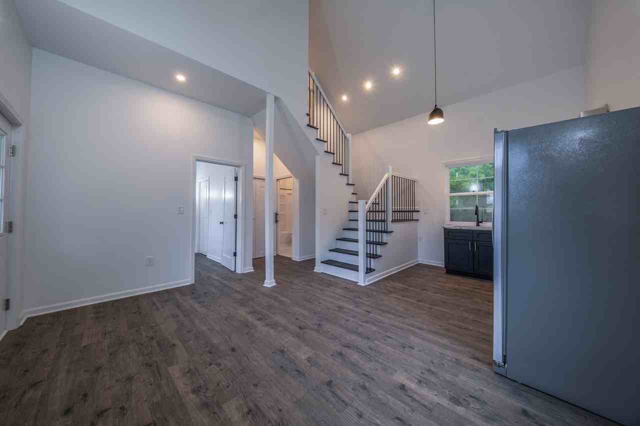 824 Chandler Ave - Photo 7 of 16