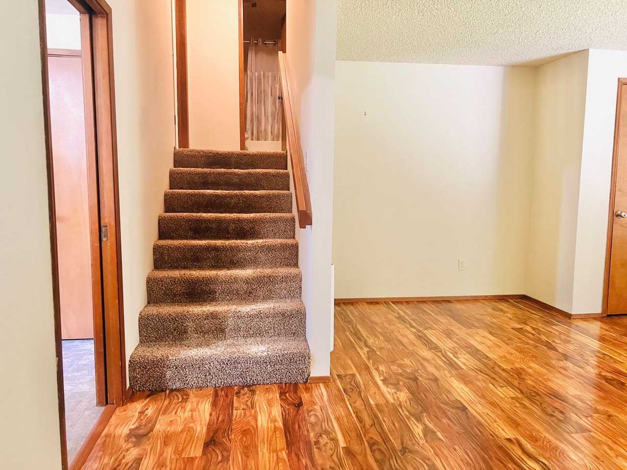 1314 Quince St Ne - Photo 5 of 31