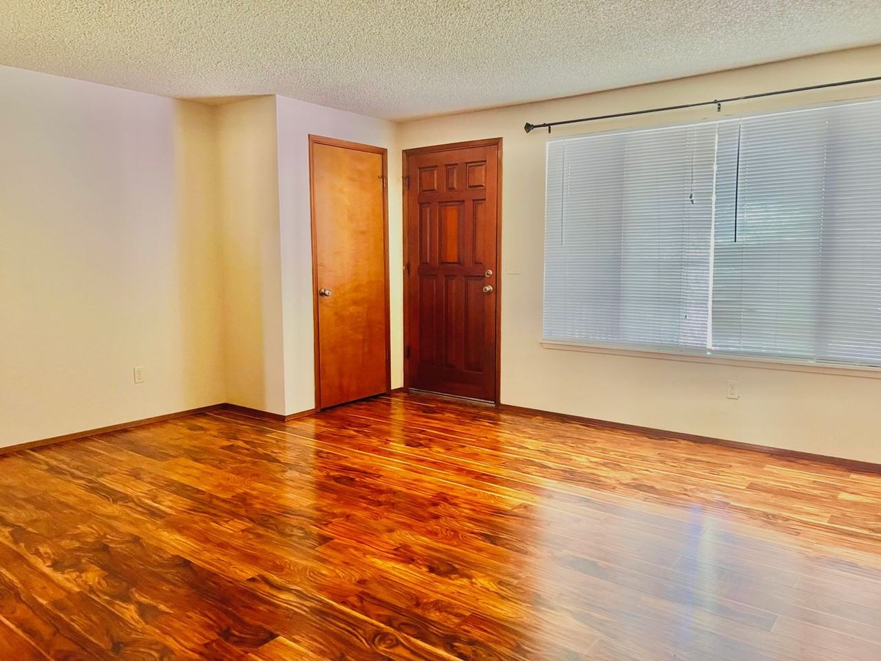 1314 Quince St Ne - Photo 6 of 31