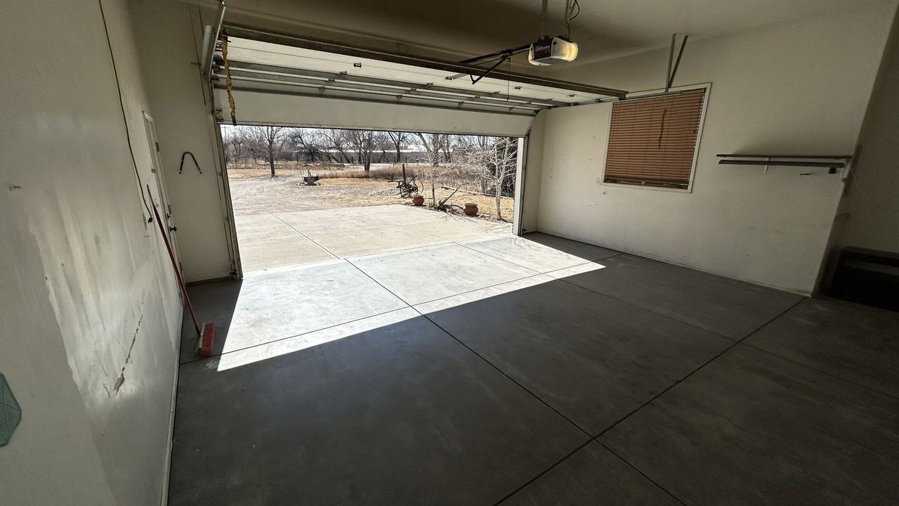 8821 E County Road 18 - Photo 4 of 23