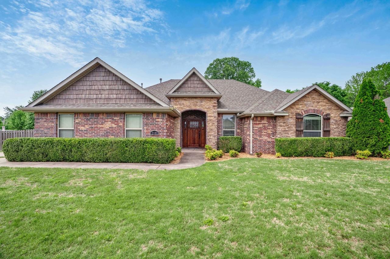 2981 N Raven Ln - Photo 2 of 24