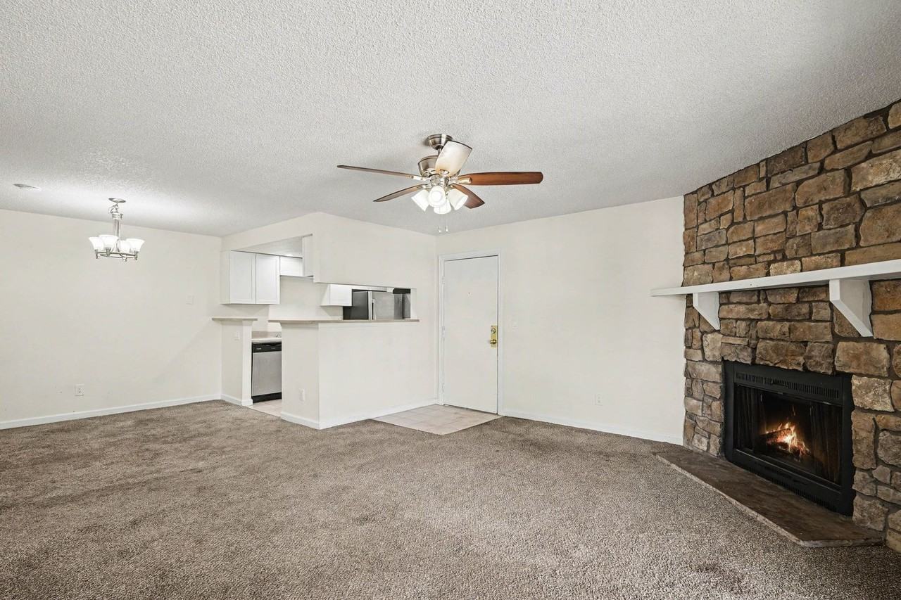 18004 E Ohio Ave #202 - Photo 4 of 21