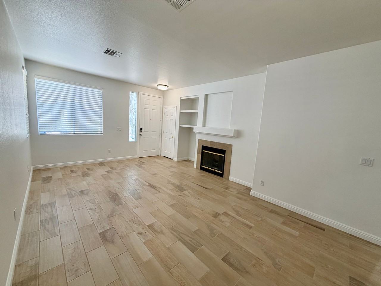 10353 Sloping Hill Ave - Photo 7 of 32