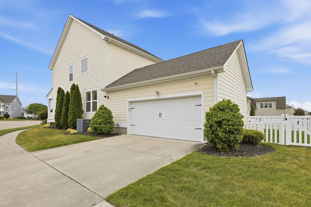 3156 Sybilla St - Photo 4 of 42
