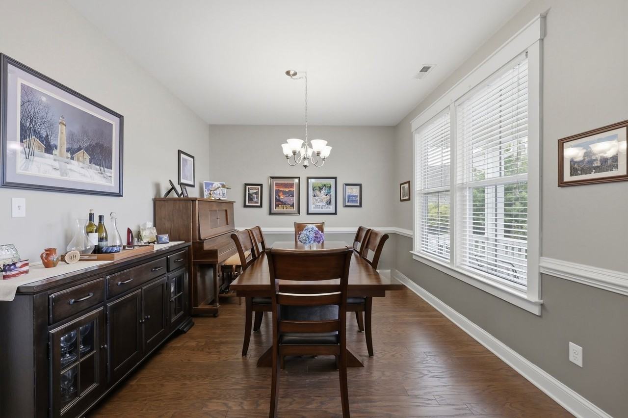 3156 Sybilla St - Photo 6 of 42