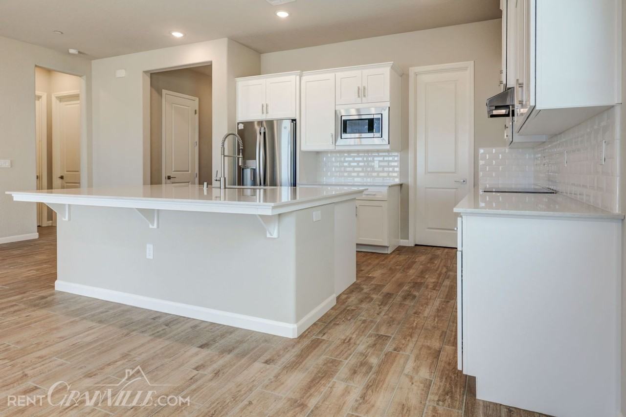 2448 2448 N Harken Way - Photo 2 of 8