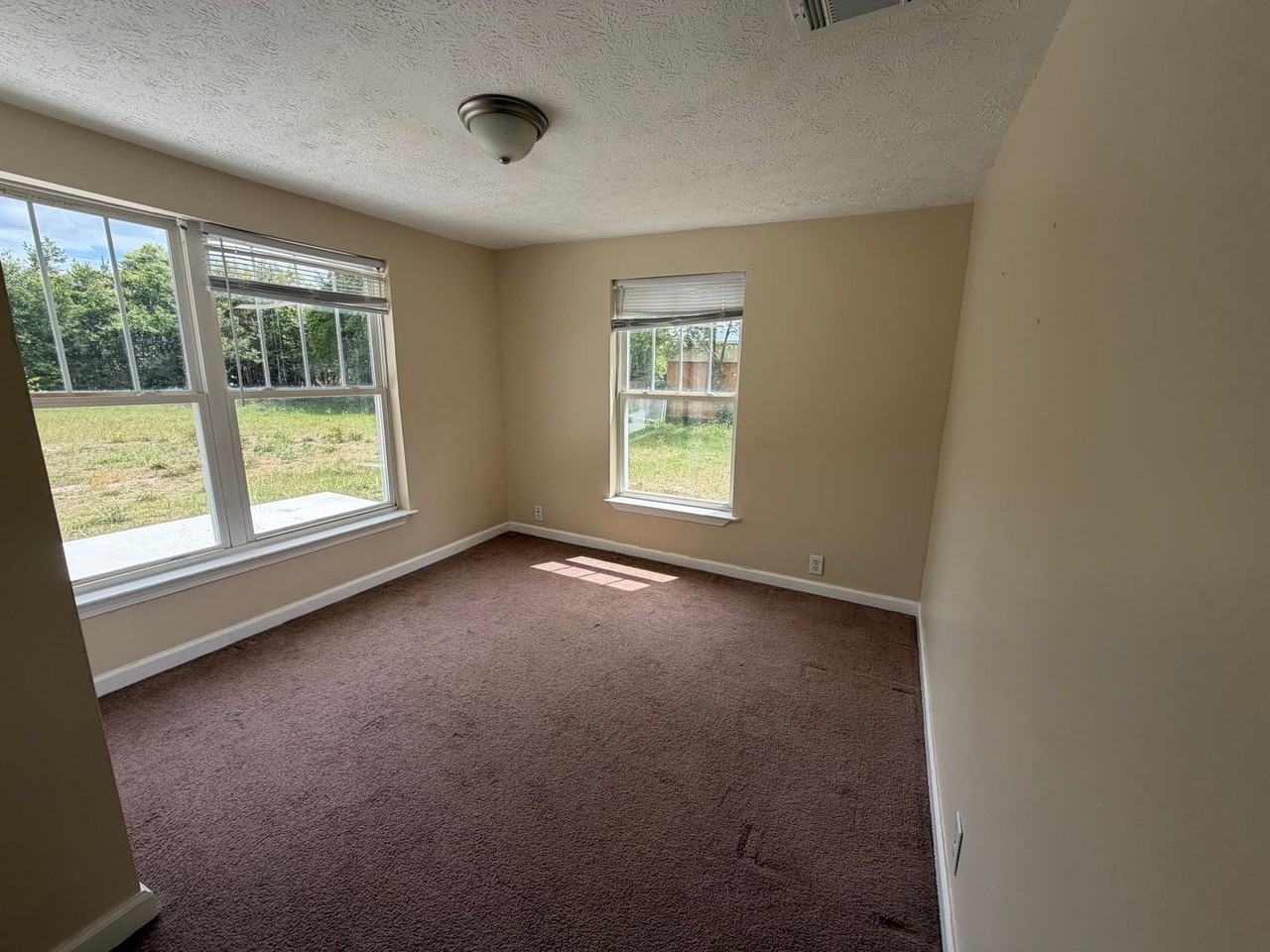 222 N Gray Ave - Photo 6 of 10