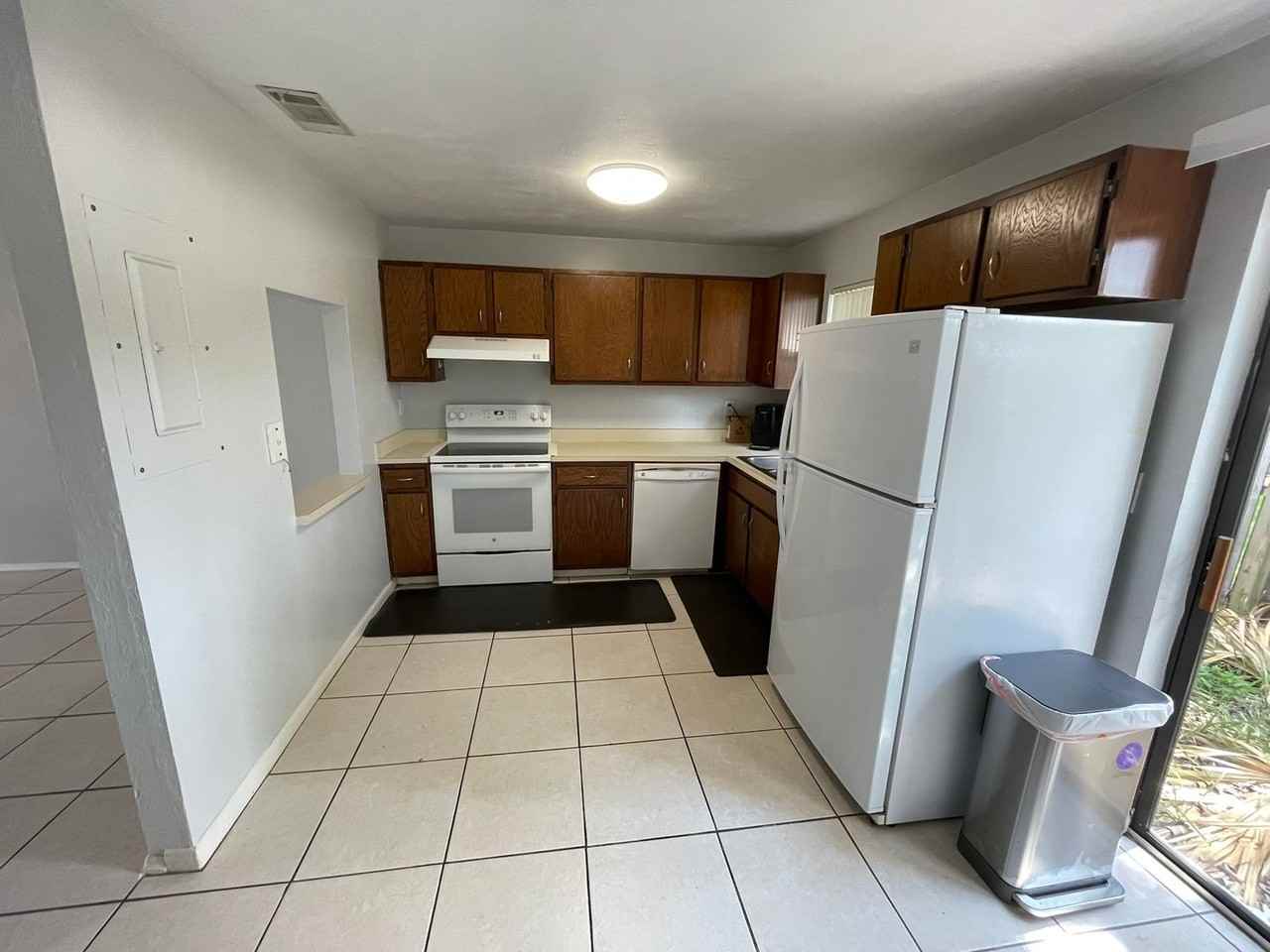 980 Canal View Blvd #E6 - Photo 5 of 19
