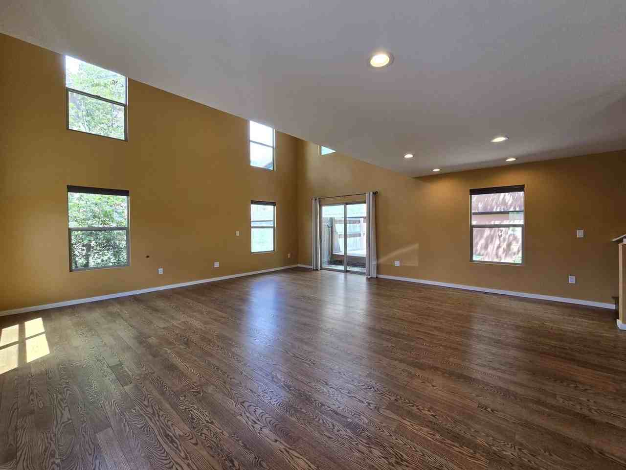 2180 W Alameda St #14 - Photo 5 of 30