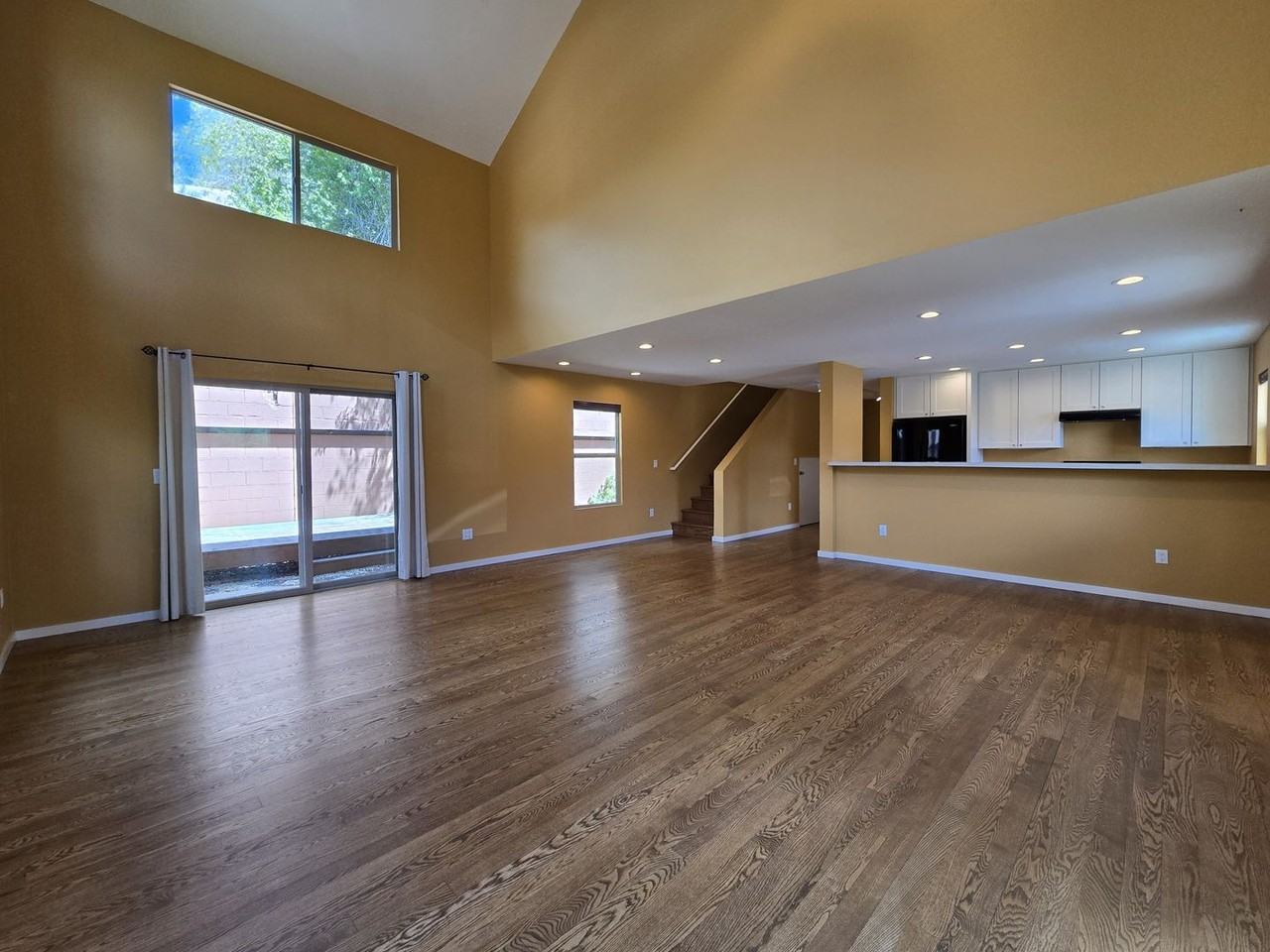 2180 W Alameda St #14 - Photo 4 of 30
