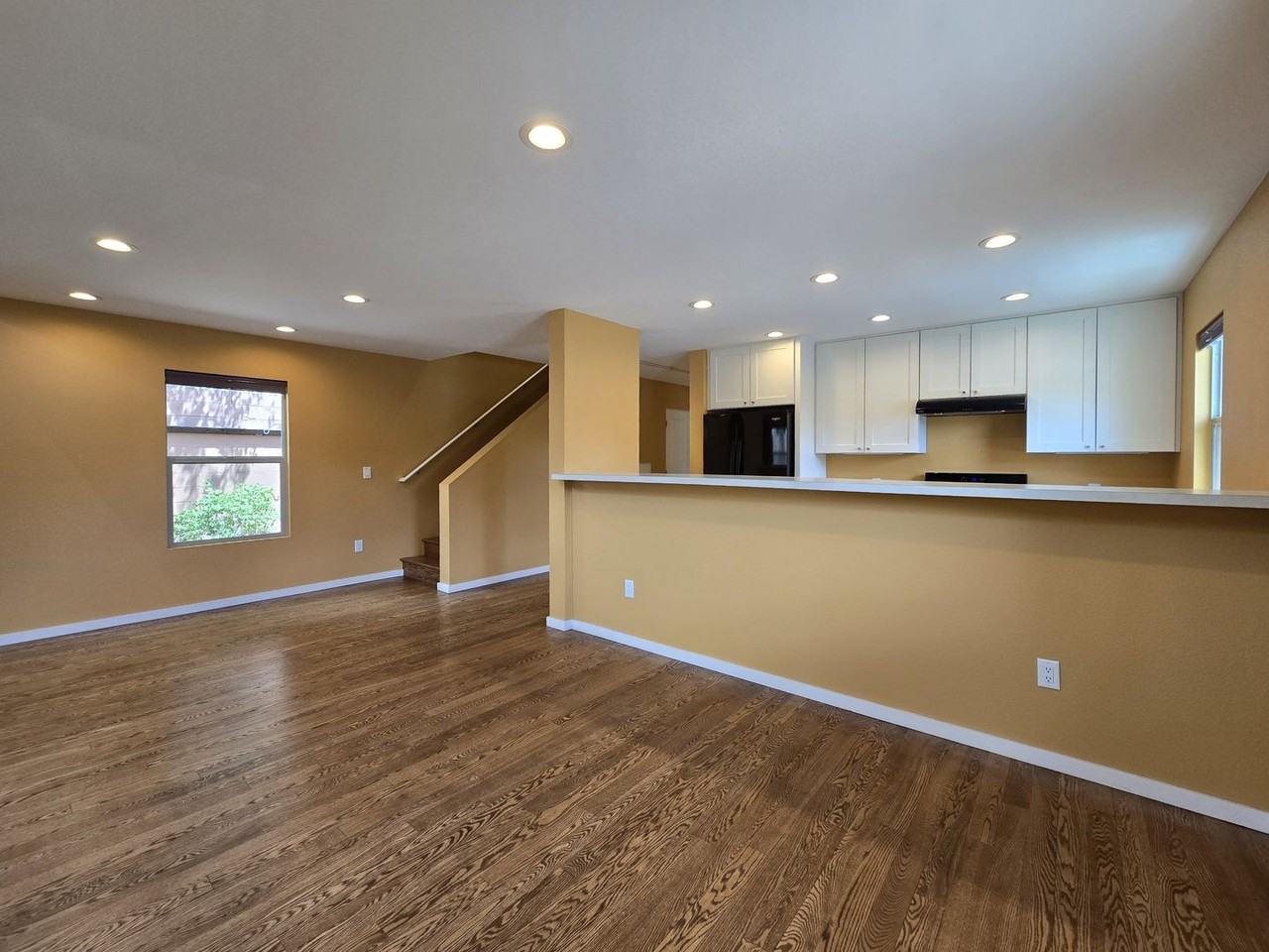 2180 W Alameda St #14 - Photo 6 of 30