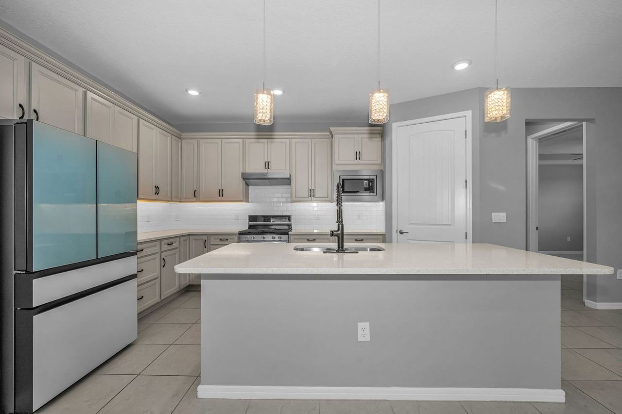 19865 Sea Glass Cir - Photo 7 of 42