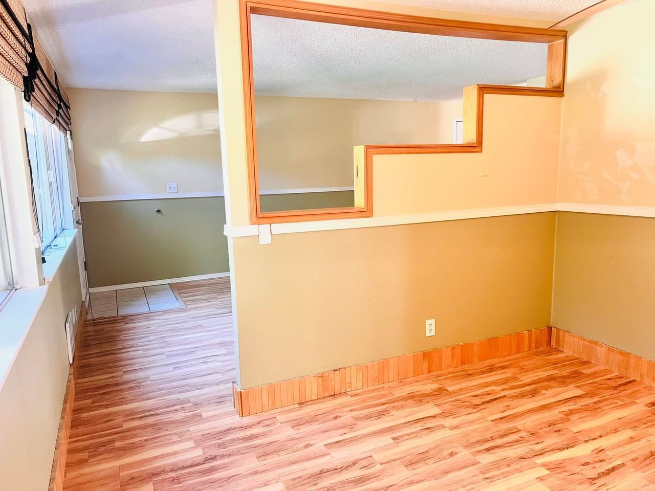 922 Oakcrest Dr Se - Photo 4 of 46