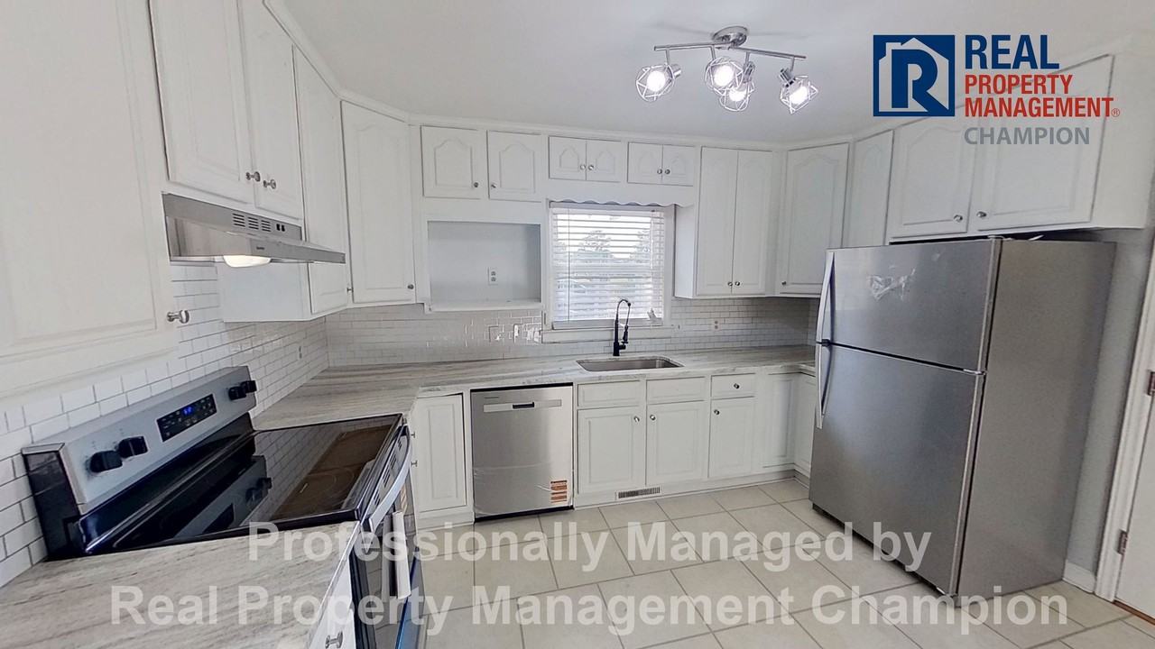 639 N College Rd - Photo 5 of 25
